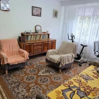 Apartament de vanzare, 4 camere- direct proprietar
