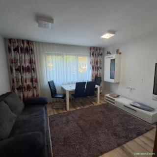 Str. Aurora chirie apartament cu 4 camere, decomandat