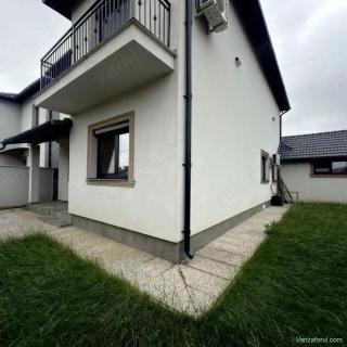 Duplex cu 5 camere, 140mp utili, 300mp teren in Utvin
