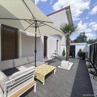 Casă premium cu piscină și saună în Dumbrăvița zona Fropin | 220 mp utili