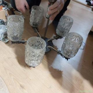 Candelabru cu 5 becuri.