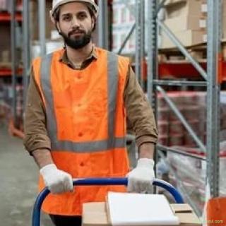 operator logistică gestionar marfă 5.500 6.200 lei net lună