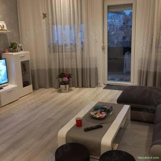 Vand apartament cu 3 camere în Timișoara