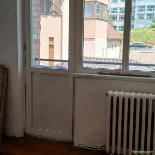 Vind Apartament cu 2 camere