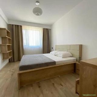 Apartament 3 camere de închiriat
