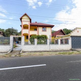 Casa de vânzare