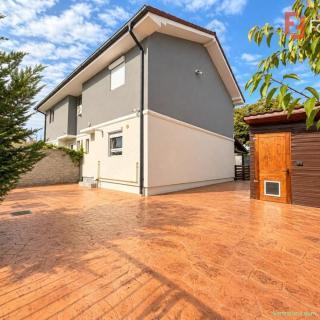 Duplex de vanzare Sanandrei, 3 camere, teren 264 mp