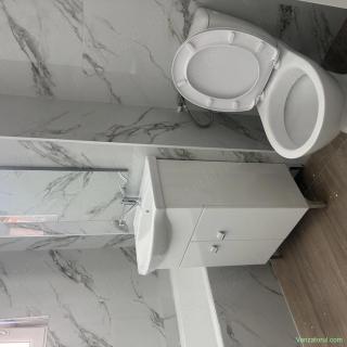 Vând apartament cu 3 camere republicii