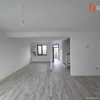 Duplex cu 4 camere de vanzare in Utvin