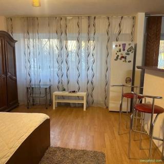 Proprietar, închiriez garsonieră, zona adiacentă 13 Septembrie