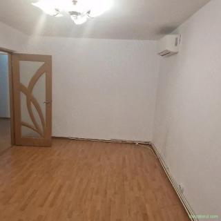 Vand apartament cu 3 camere decomandat