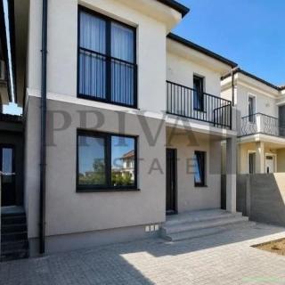 Duplex despartit 4 camere, despărțit prin camera tehnica.Drumul Boilor