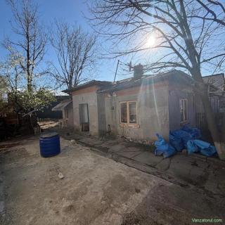 OCAZIE Casa batraneasca de vanzare 201 mp rahova sector 5 Teius