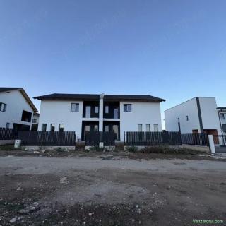 Duplex de vanzare Cetate - Zona piata
