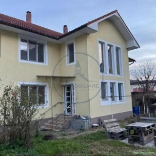 Casa de Vanzare zona Stefan Cel Mare