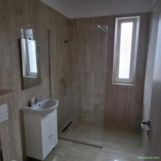 2 camere cu pod pe toata suprafata la 2 minute de benzinaria ESO Giroc