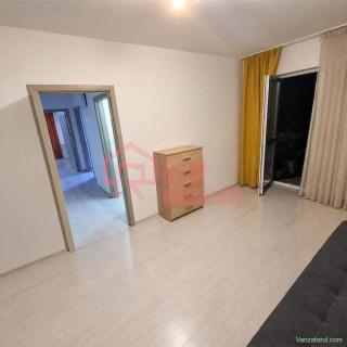 Vanzare apartament 3 camere, proaspat renovat, 2 bai, loc parcare, centrala, bloc 2020, Dobroesti