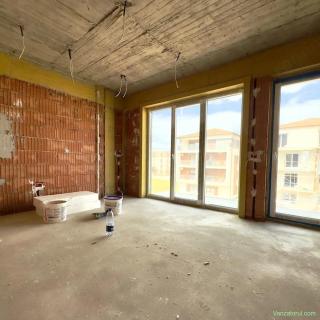 La etajul 1 in braytim apartament cu 2 camere in bloc NOU !