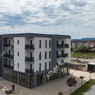 Apartament cu 3 camere 2 bai 2 balcoane parcare zona Brana Selimbar