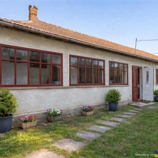 FILM! De vanzare casa traditionala, cu dependinte si facilitati, in Bretcu, Covasna