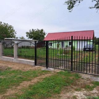 Casa cu teren 2700 mp la 22 km de Oradea