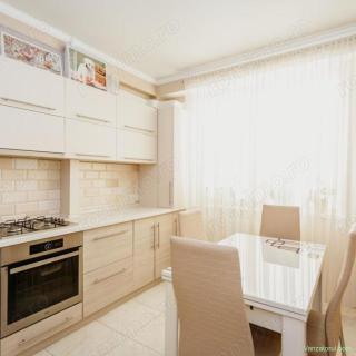 Apartament cu 2 camere de vânzare în Rahova