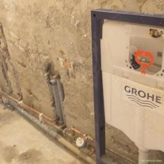 Montez instalații sanitare și electrice