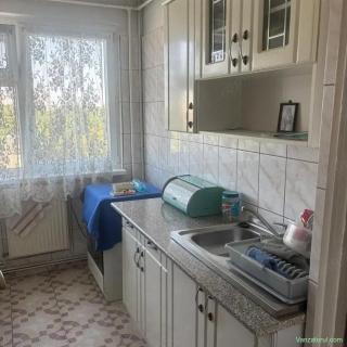 Apartament 3 camere. Centrala proprie. Bld. Brancoveanu. Zona Covasna.