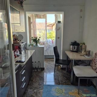 LIPOVEI - 2 CAMERE - DECOMANDAT - CENTRALA PROPRIE