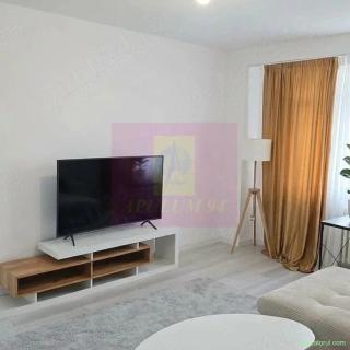 Vanzare apartament 3 camere Bd. Unirii stradal-Centru Civic