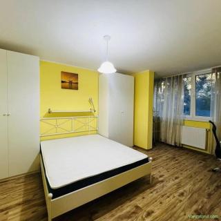 Apartament primitor cu 3 camere | Drumul Taberei / Liceul Elena Cuza | Etaj 2/4
