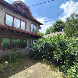 Constructie S+P+E+M, teren 1073 mp, pt familie sau investitie