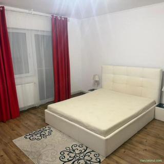 Inchiriez apartament 3 camere
