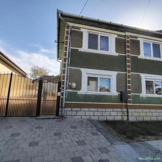 Casă P+E + construcții auxiliare și teren de 1895 mp.230.000euro neg.