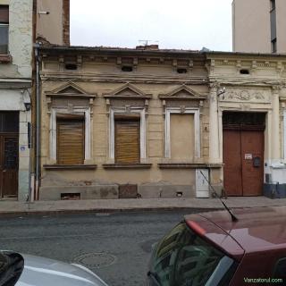 casa de vanzare de restaurat zona centrala