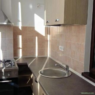 Apartament cu 2 camere de închiriat în Modern