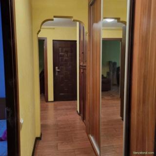 3 camere Popa Sapca etaj1din4 108000euro mobilat