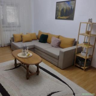 Vând apartament 3 camere