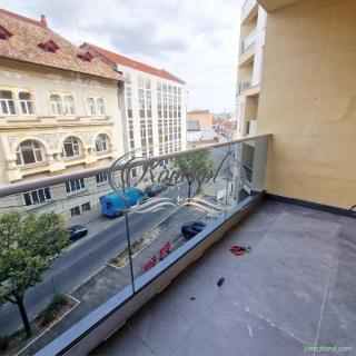 Apartament cu 3 camere, Semicentral