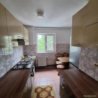 Apartament 3 camere Gh Lazar Circumvalatiunii etaj 2 foarte spatios amenajat centrala