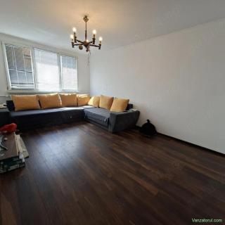 Inchiriez apartament 3 camere, etaj 4, Prelungirea Ghencea 425 Euro