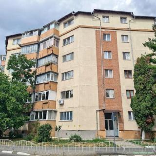 Apartament 3 camere - Centru - Etaj 4/5