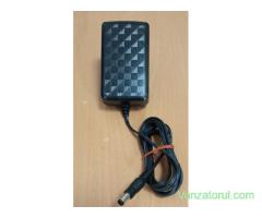 Vand 2 Alimentatoare HUAWEI 12V 1A 6W si 12V 2 Amperi