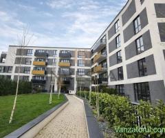 Apartament 2 camere, bloc nou, balcon, zona VIVO!