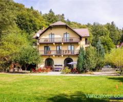 FILM! Pensiune turistica+Casa+transfer afacere+teren,Cheile Rasnoavei,Brasov
