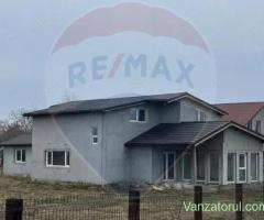 Casă / Vilă cu 6 camere de vânzare