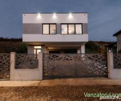 Vand vila deosebita zona lac Hanul pescarilor,constr 2019, D+P+E, SC 370, ter 1375, panorama