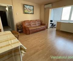 Apartament spațios cu două camere, etajul 4 cu acoperiș.