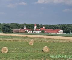 Proprietar- Teren lângă Mănăstire si Pădure