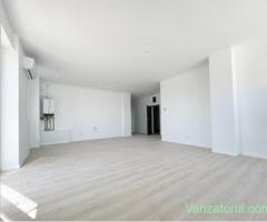 Penthouse 3 camere, decomandat, 80 mp utili,toate utilitatile-Aradului
